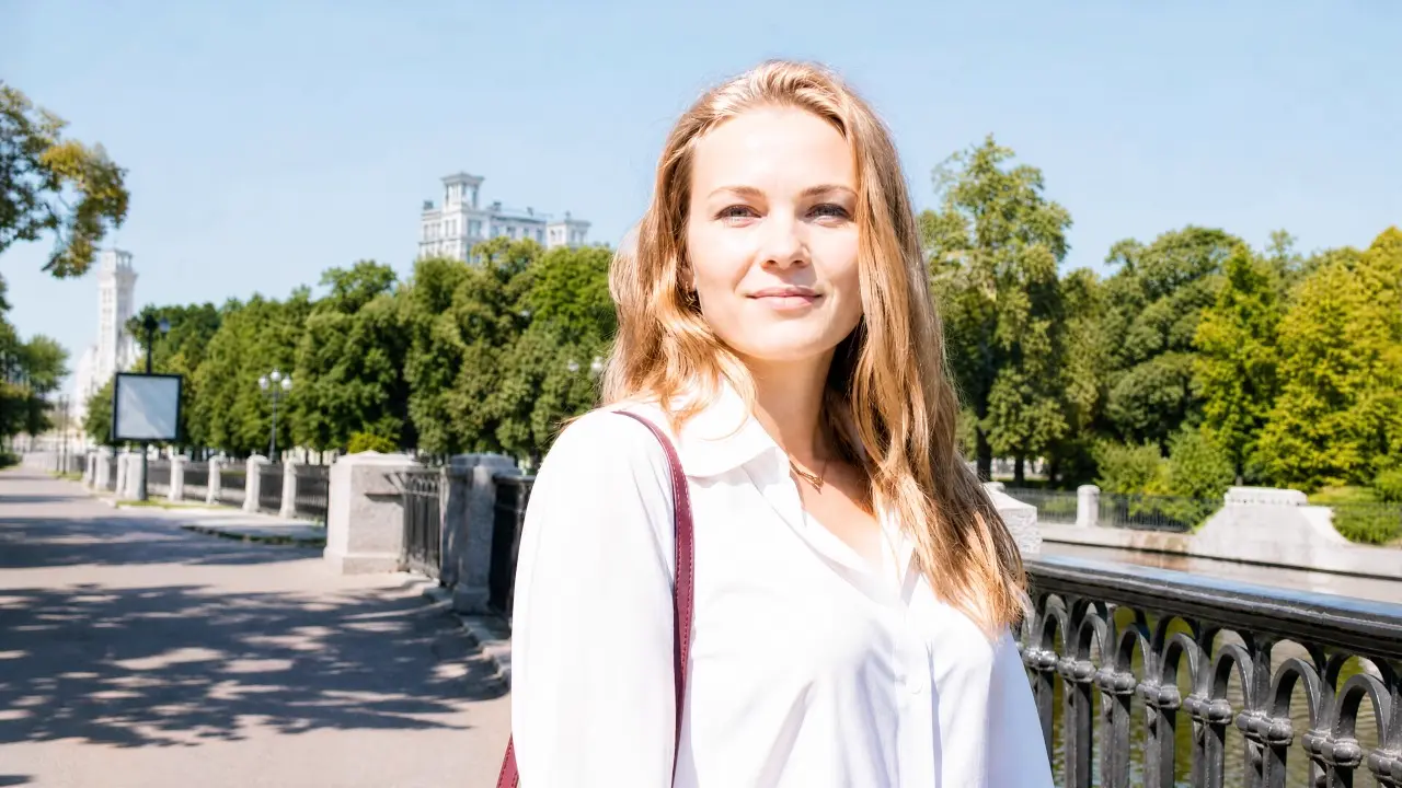 AI fixed portrait photo of a woman with recovered highlights and natural skin tones